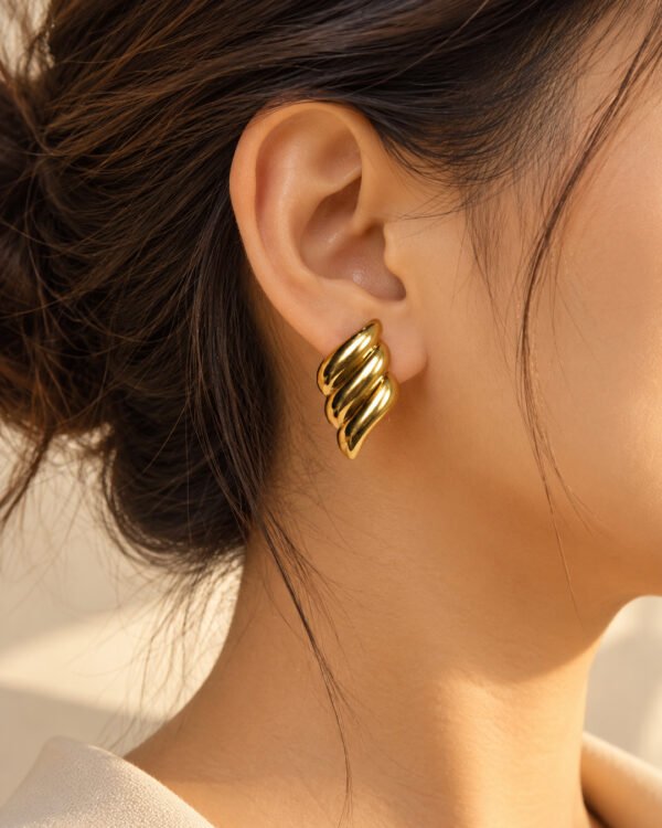 Twisted Wave Studs